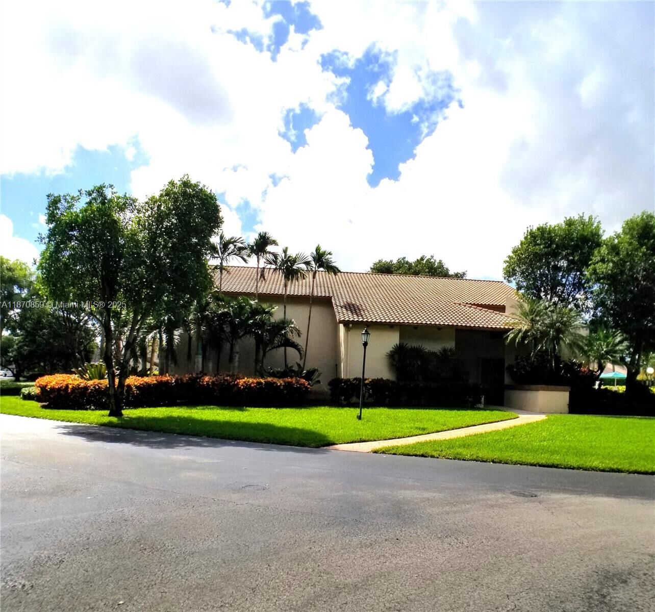 Property Photo: 11362 SW 87th Ter FL 33173