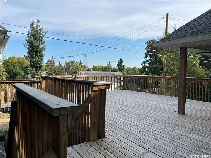 Property Photo: 2010 1st Avenue E SK S6V 2B7
