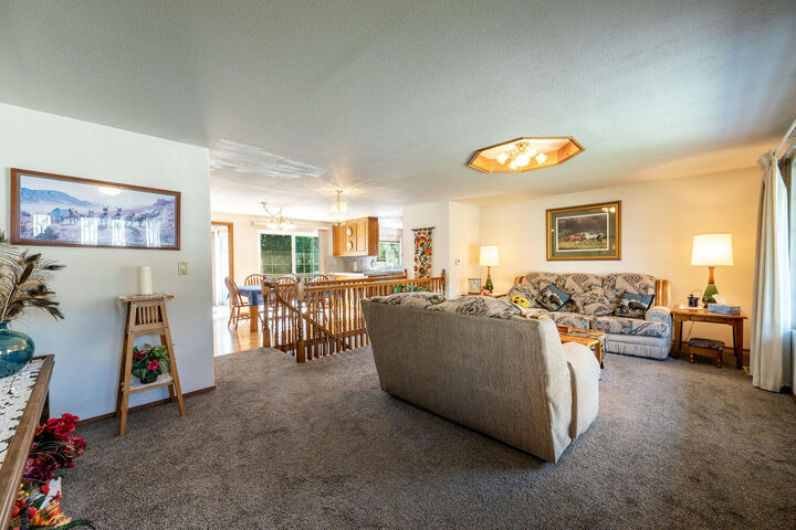 Property Photo: 1435 Warren Avenue WY 82801