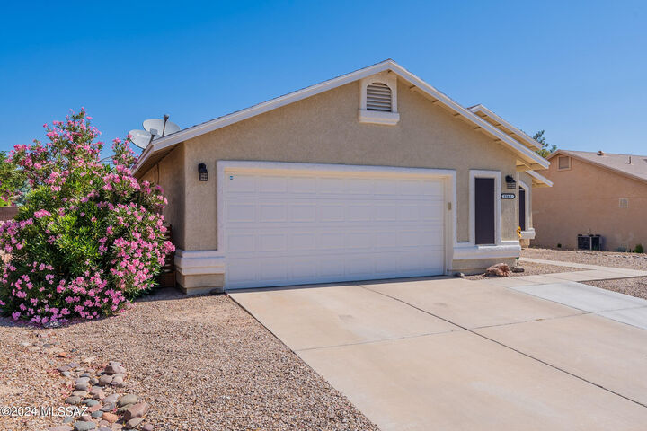 Property Photo: 1568 W Camino Acierto AZ 85629