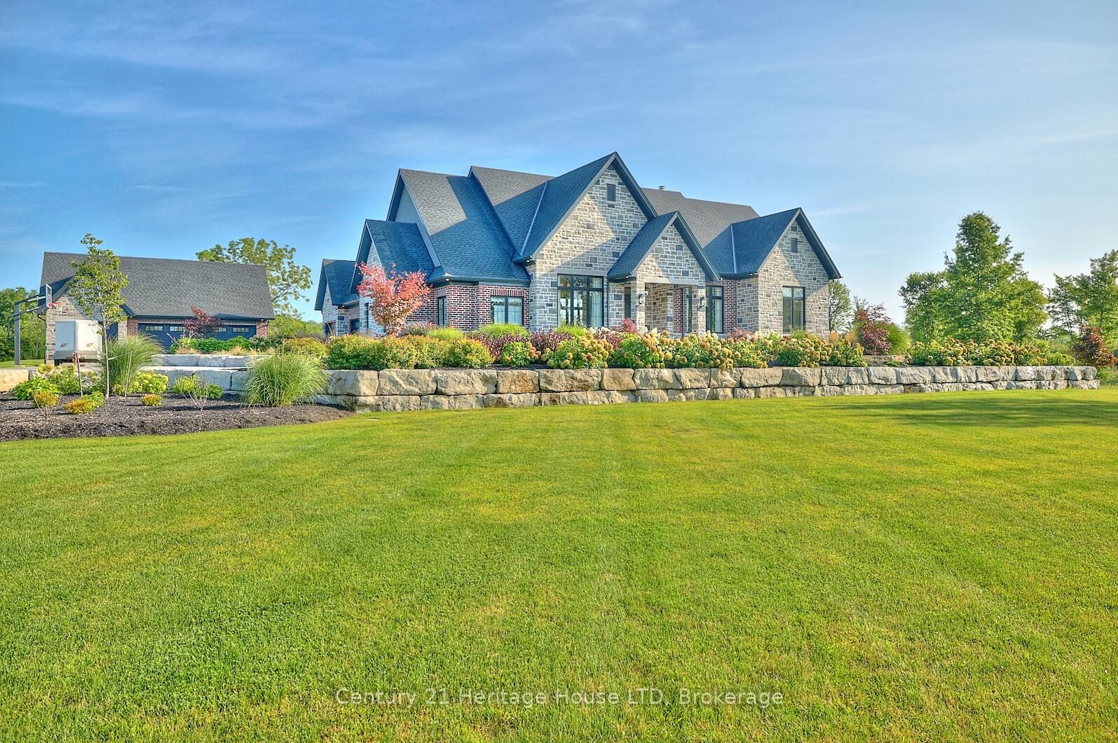 Property Photo:  1716 Rebecca Street  ON L2A 5M4 