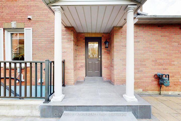 Property Photo:  60 Steepleview Crescent  ON L4C 9R3 
