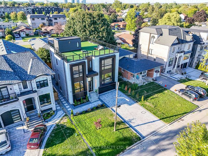 Photo de la propriété: 636 Annland Street ON L1W 1B1