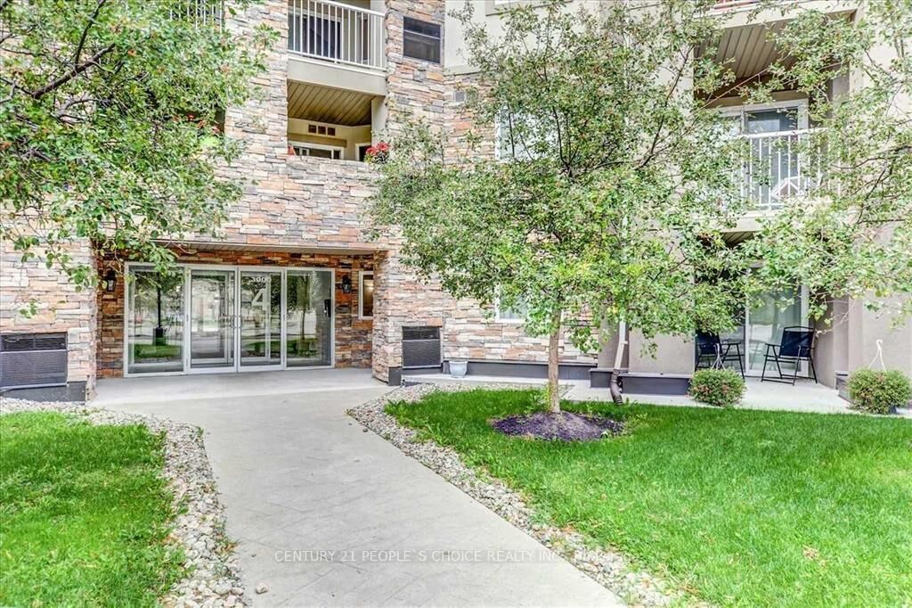Property Photo:  4 Dayspring Circle 302  ON L6P 2Z7 