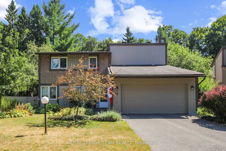 Property Photo:  47 Inuvik Crescent  ON K2L 1A1 