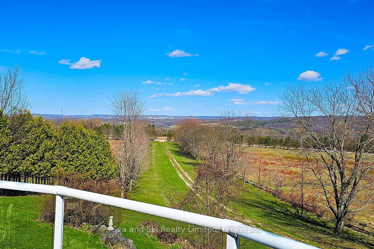 Property Photo:  195908 Grey Road 7 Road S  ON N0C 1G0 