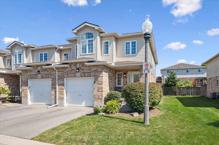Photo de la propriété: 20 Shackleton Drive 7 ON N1E 0C5