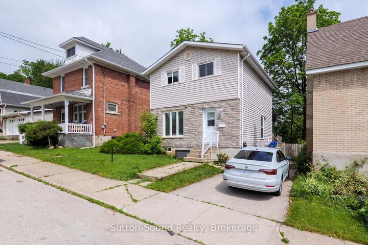 Property Photo: 428 11th A Street W ON N4K 3T5