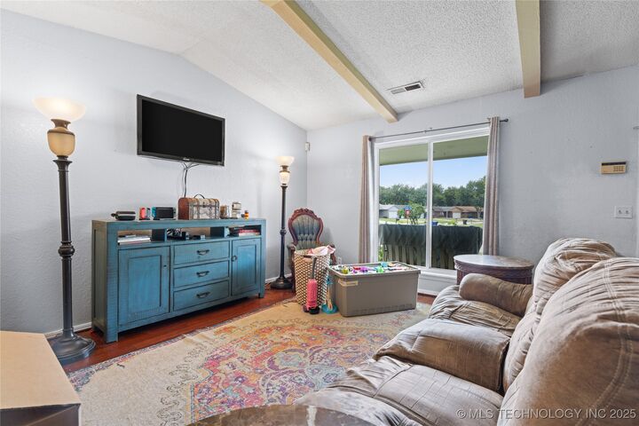 Property Photo:  1683 S Redbud Avenue  OK 74012 