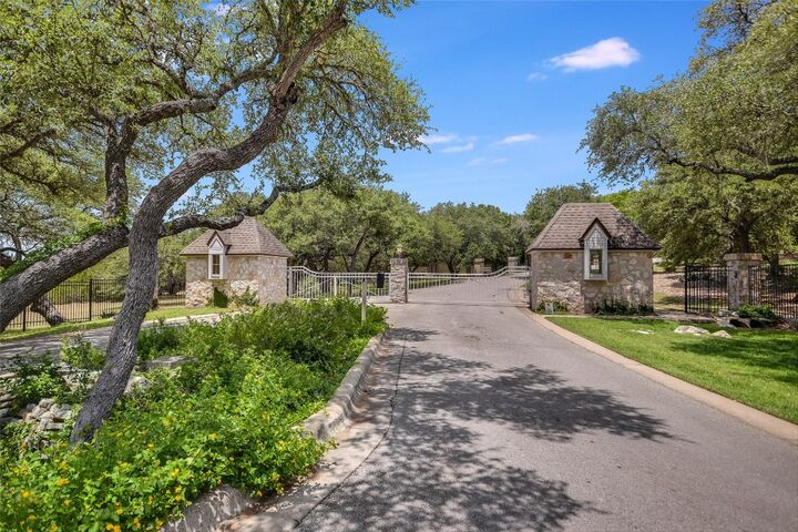 8611 Young Lane  Austin TX 78737 photo