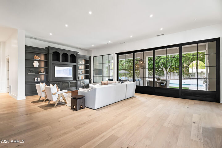 Property Photo: 4901 E Lafayette Boulevard AZ 85018