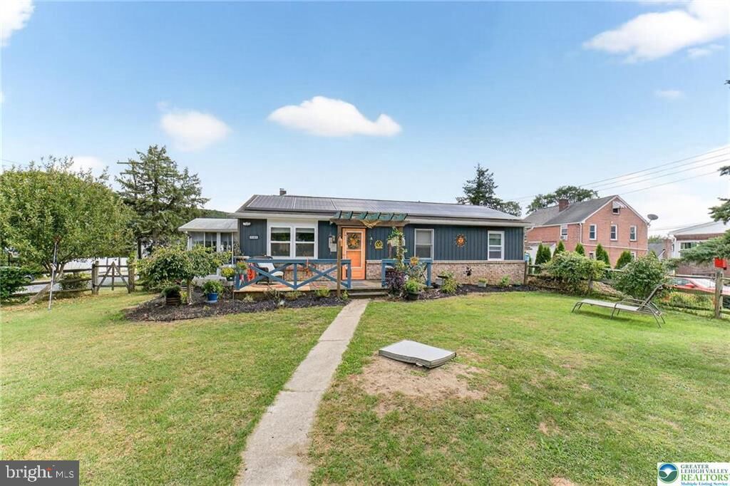 Property Photo: 1305 Carsonia Avenue PA 19606