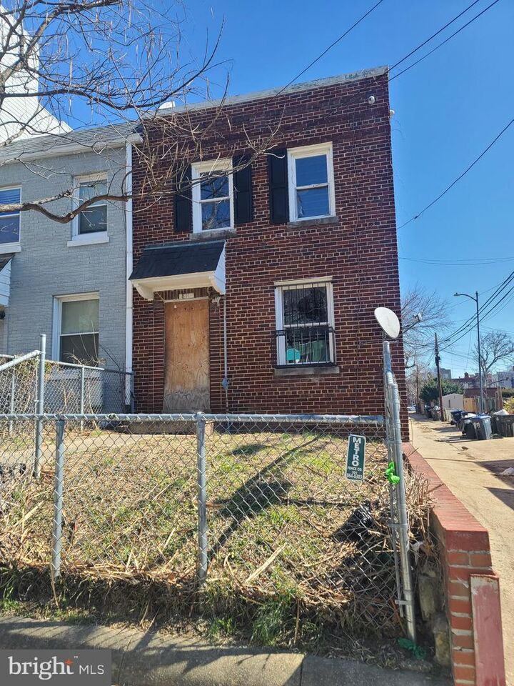Property Photo: 811 18th Street NE DC 20002