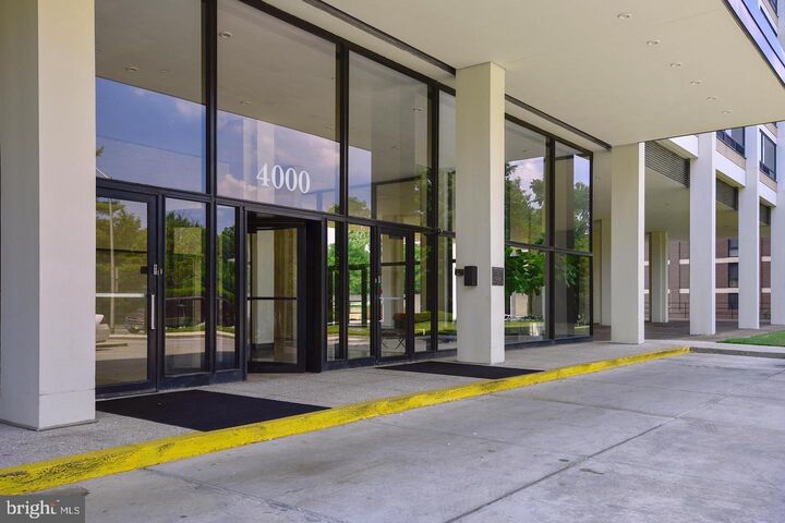 Property Photo:  4000 N Charles Street 502  MD 21218 