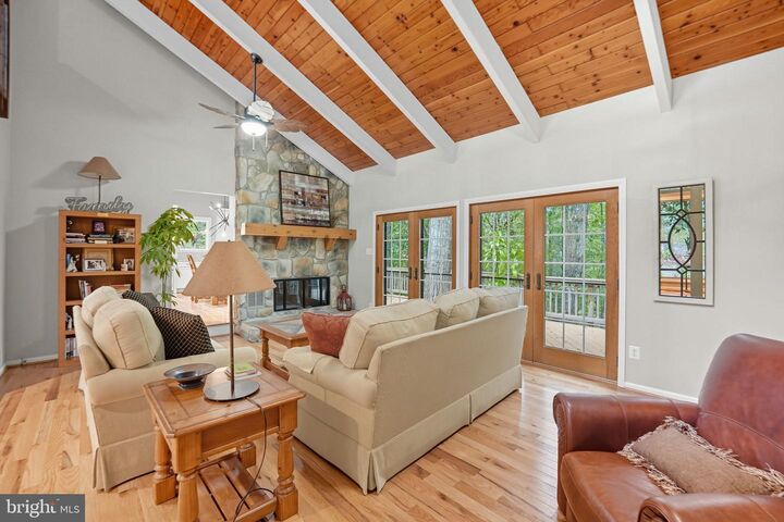 Property Photo:  2507 Hollybrook Place  VA 22124 