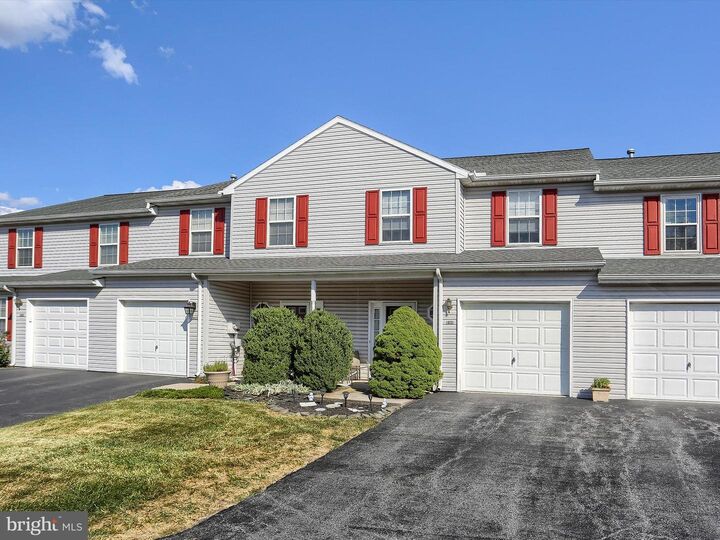 Property Photo: 1031 Wooded Pond Drive PA 17111
