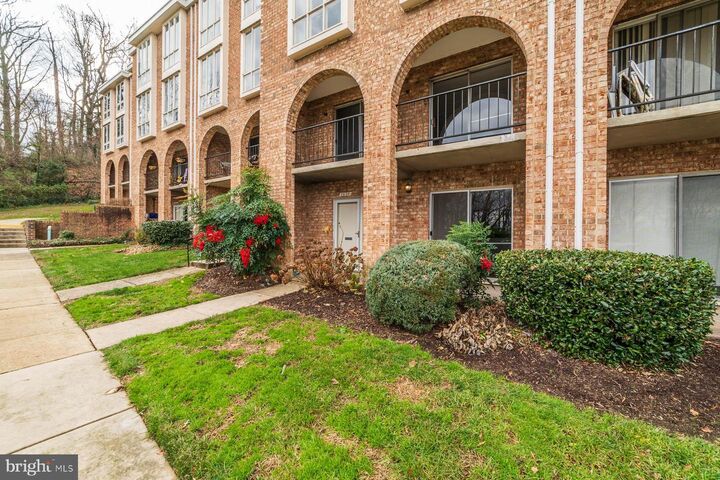 Property Photo:  2609 Wagon Drive 354  VA 22303 