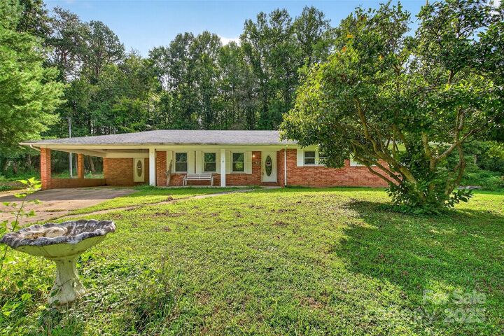 1532 Ashworth Road  Marion NC 28752 photo