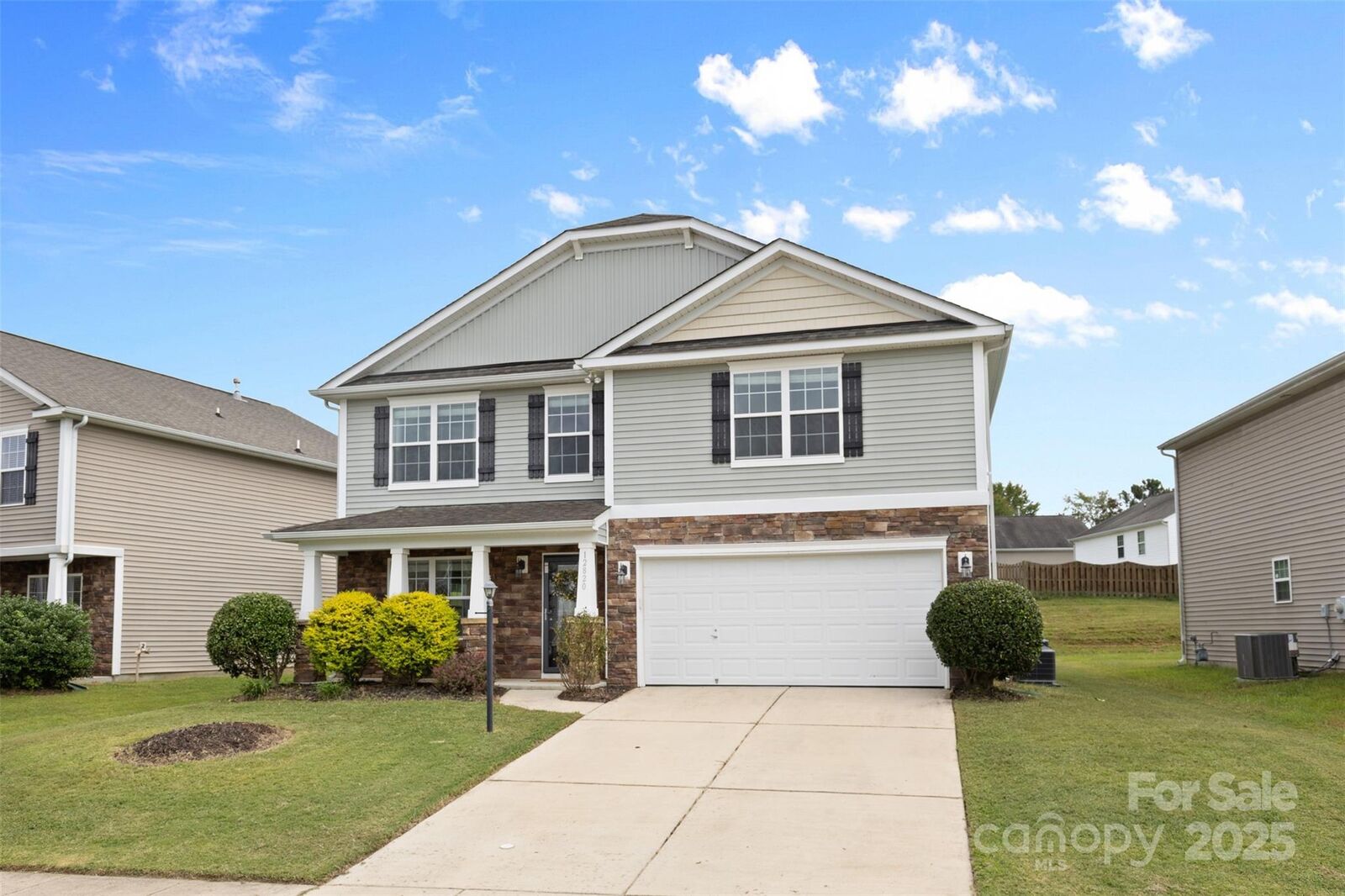 Property Photo: 12820 Settlers Trail Court NC 28278