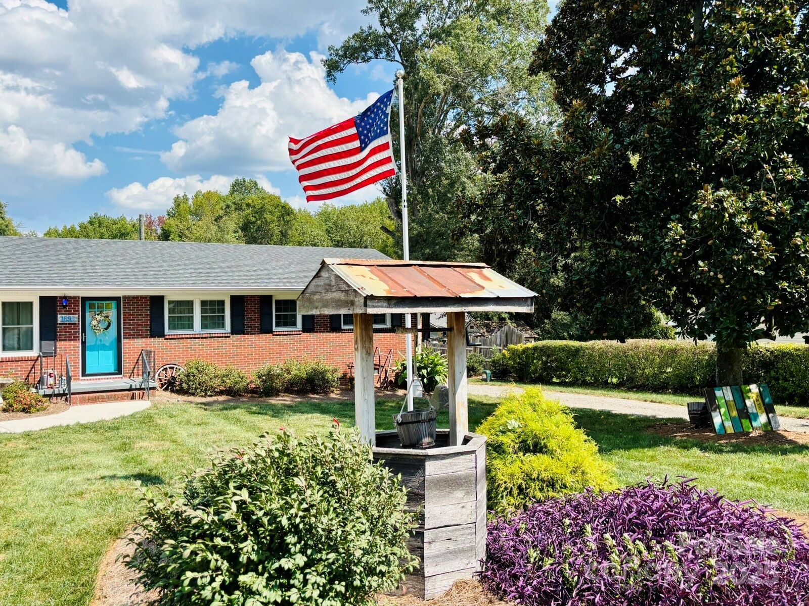 Property Photo:  1693 Azalea Avenue  NC 28081 