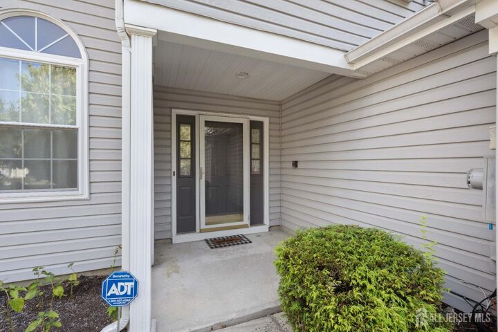 Property Photo:  10 Vreeland Court  NJ 08872 