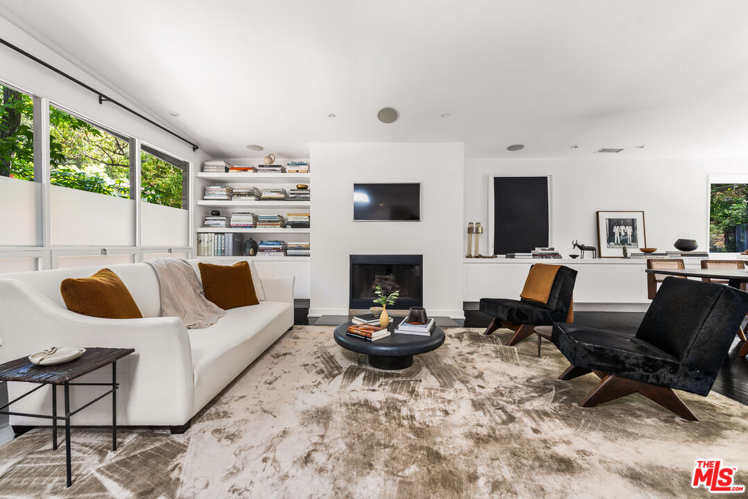 Property Photo:  9648 Yoakum Dr  CA 90210 