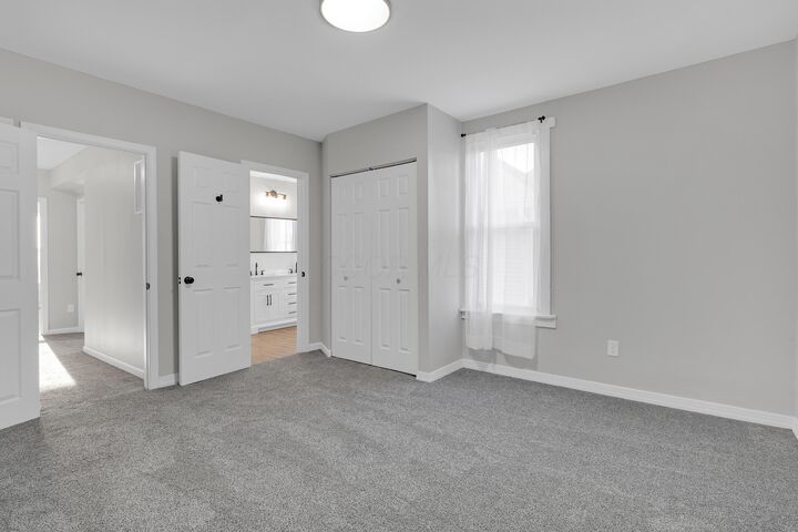 Property Photo: 148 W Park Avenue OH 43222