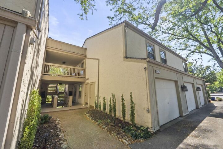 Property Photo: 1324 Lake Shore Drive OH 43204