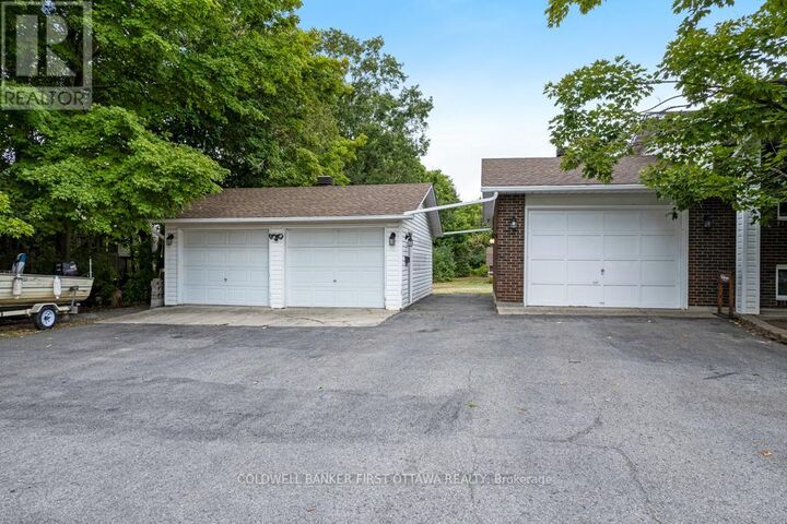 Property Photo: 376 Napoleon Street ON K7C 4V5