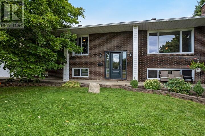 Property Photo:  376 Napoleon Street  ON K7C 4V5 