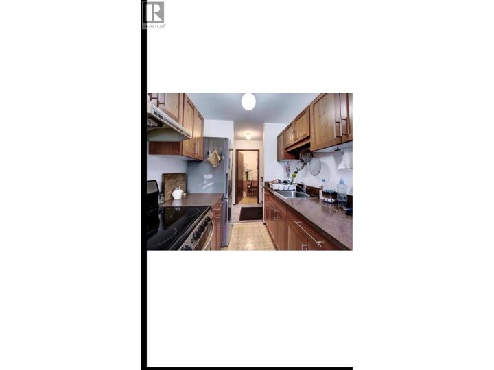 Property Photo: 150 Skaha Place 213 BC V2K 7K1