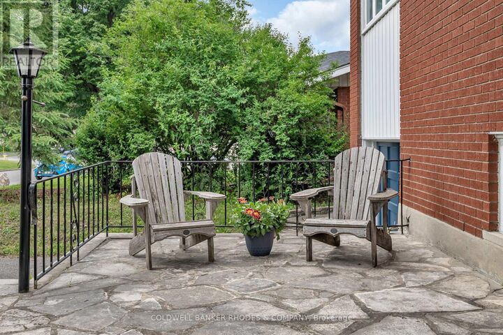 Photo de la propriété: 2687 Basswood Crescent ON K1V 8K2