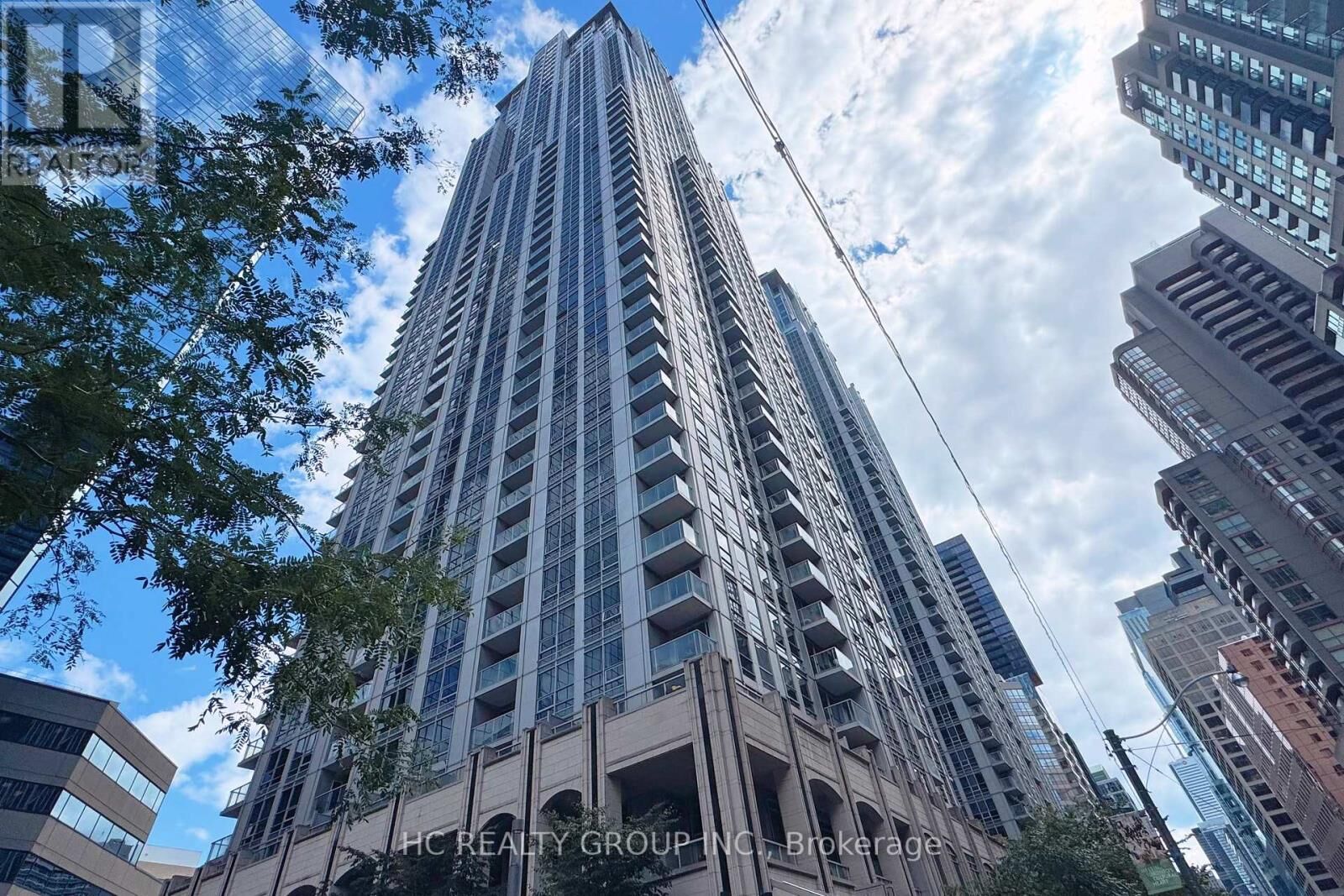Property Photo:  763 Bay Street 4209  ON M5G 2R3 