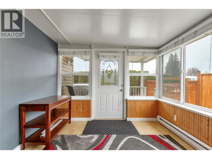 Property Photo: 415 Commonwealth Road 136 BC V4V 1P4