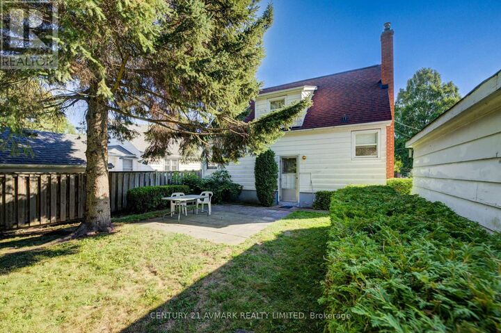 Property Photo: 18 Jubilee Drive ON L2M 4P8
