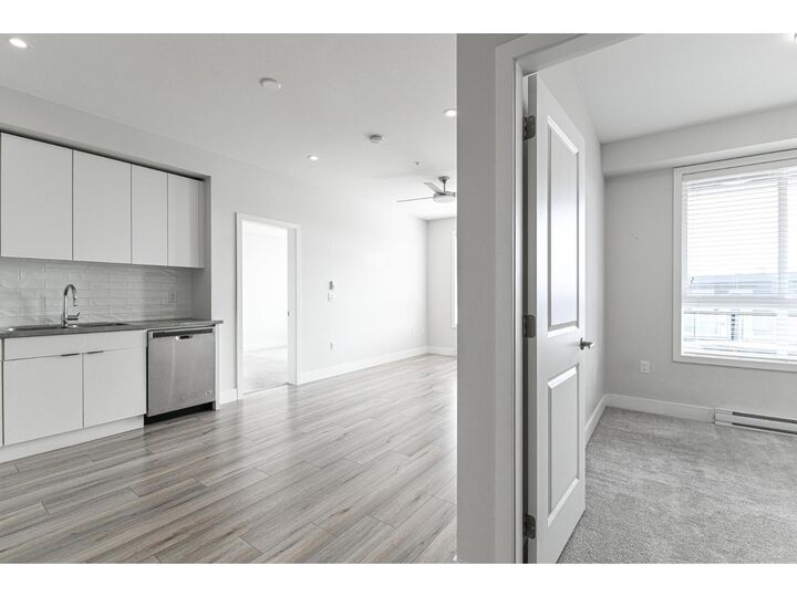 Property Photo: 1514 McCallum 408 BC V2S 8A3