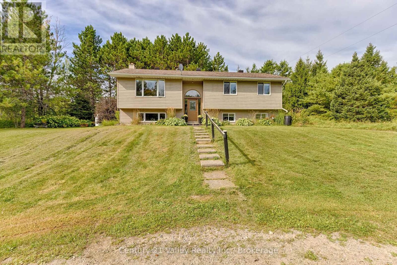 Property Photo:  3045 McLaughlin Road  ON K8A 6W3 