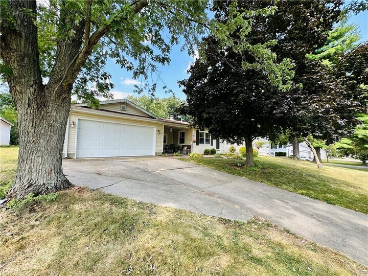 Property Photo: 255 N 2700 East Road IL 62557