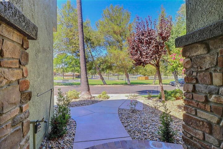 Property Photo:  531 Half Moon Ct  CA 94505 