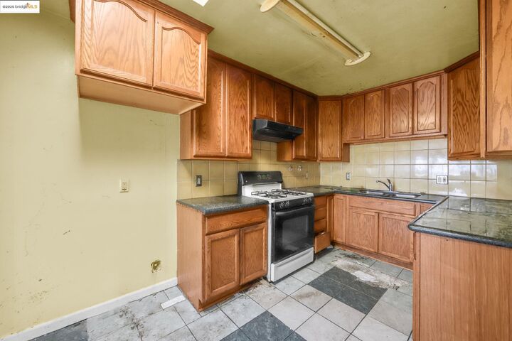 Property Photo:  41 Apollo St  CA 94124 