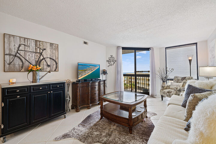 Property Photo:  1040 Hwy 98 516  FL 32541 