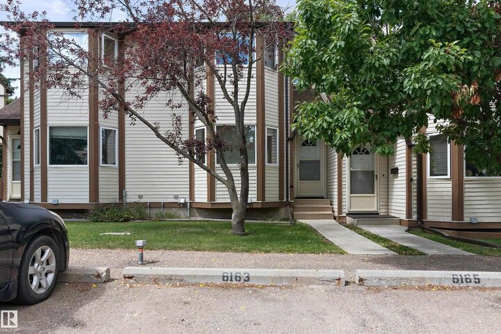 6163 38 Avenue NW  Edmonton AB T6L 3Z5 photo