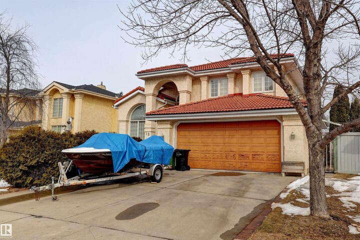 15 Cormack Crescent NW  Edmonton AB T6R 2E7 photo
