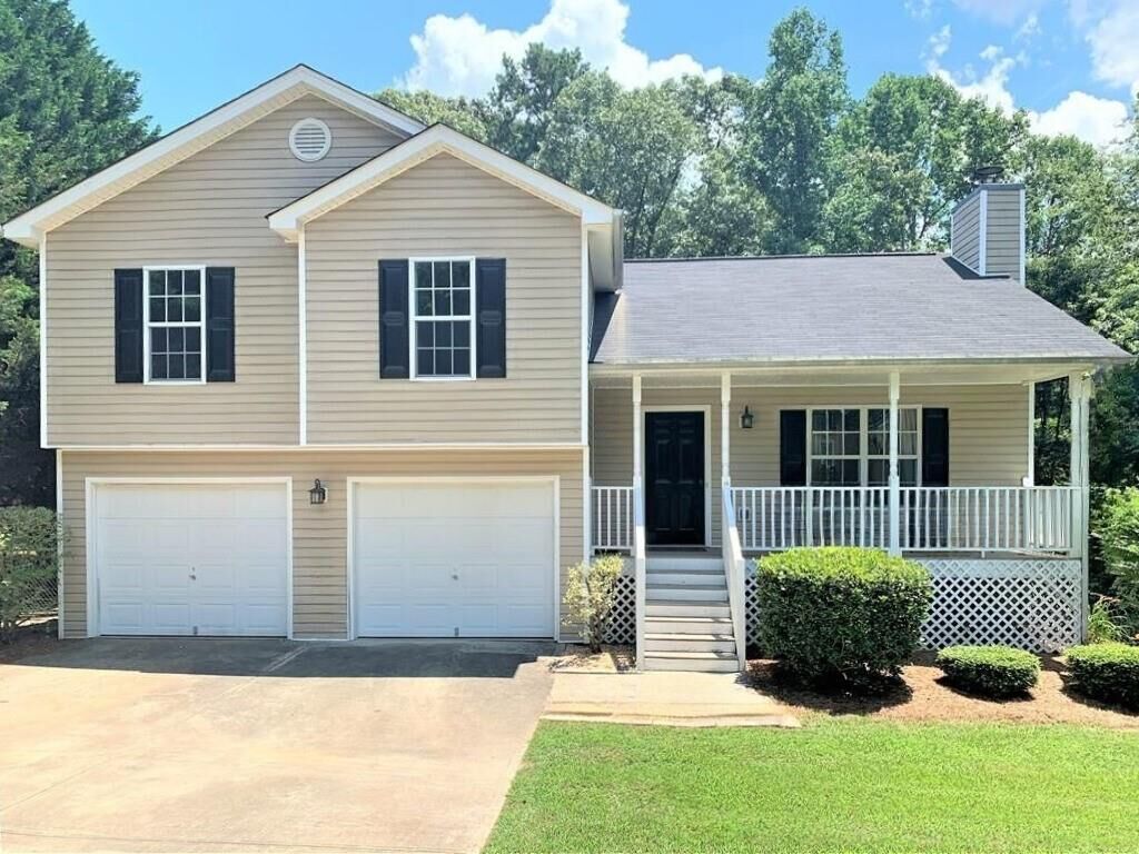 Property Photo: 2827 James Henry Drive GA 30019
