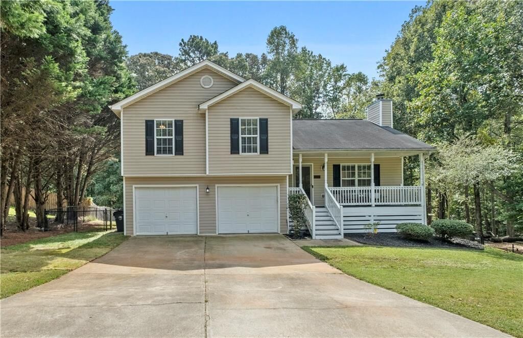 Property Photo:  2827 James Henry Drive  GA 30019