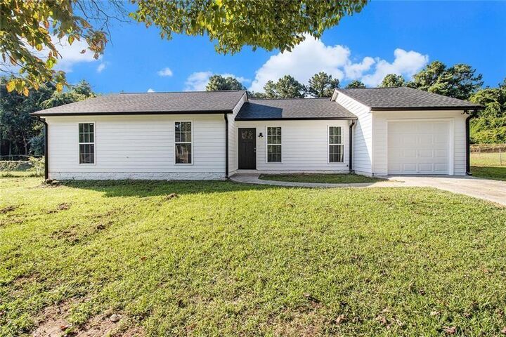 Property Photo: 316 River Chase Drive GA 30238