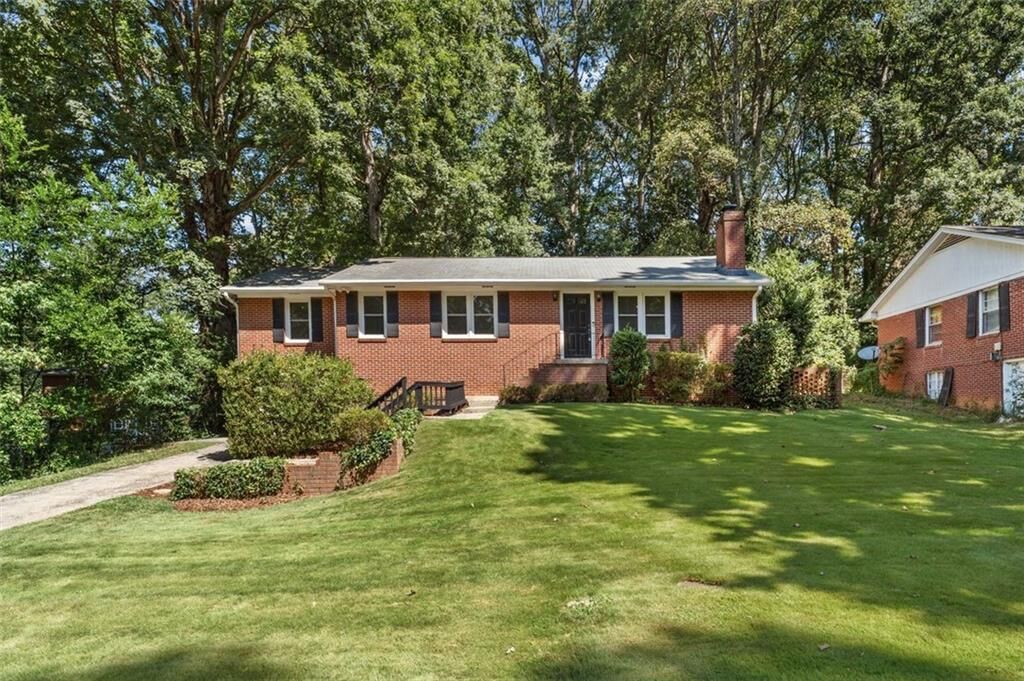 Property Photo: 729 Timberland Street SE GA 30080