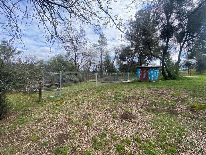 Property Photo:  56446 Road 200  CA 93643 