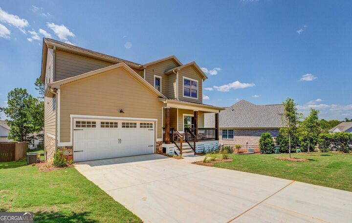 Property Photo: 9183 Golfview Circle GA 30014