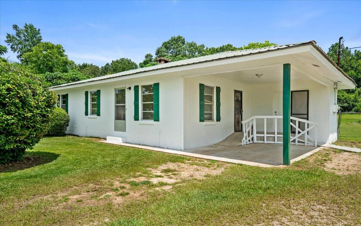 Property Photo: 1511 Dogwood Dr. MS 39367